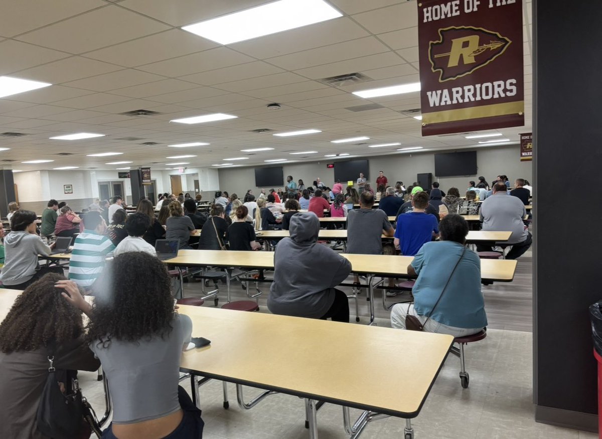 Great turnout for our 1st Annual CTE TCAT DE Parent Night! Huge thanks to President Patrick Wade &amp; Jessica Allen for presenting on Dual Enrollment and helping families complete forms!