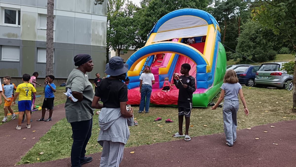 "Ça anime, ça casse la routine" : les fêtes dans les quartiers prioritaires à Oissel font le bonheur des habitants
➡️ l.ici.fr/NqW