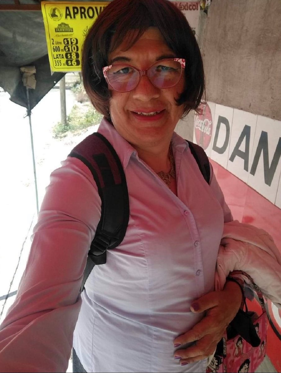 Rakzo08 (@rakzocr) on Twitter photo Cuándo es viernes tequilero y el corrupto de <a href="/FelipeCalderon/">Felipe Calderón 🇲🇽🇺🇦</a> se enteró que las mujeres entran gratis en los bares. Cuándo es viernes tequilero y el corrupto de <a href="/FelipeCalderon/">Felipe Calderón 🇲🇽🇺🇦</a> se enteró que las mujeres entran gratis en los bares.