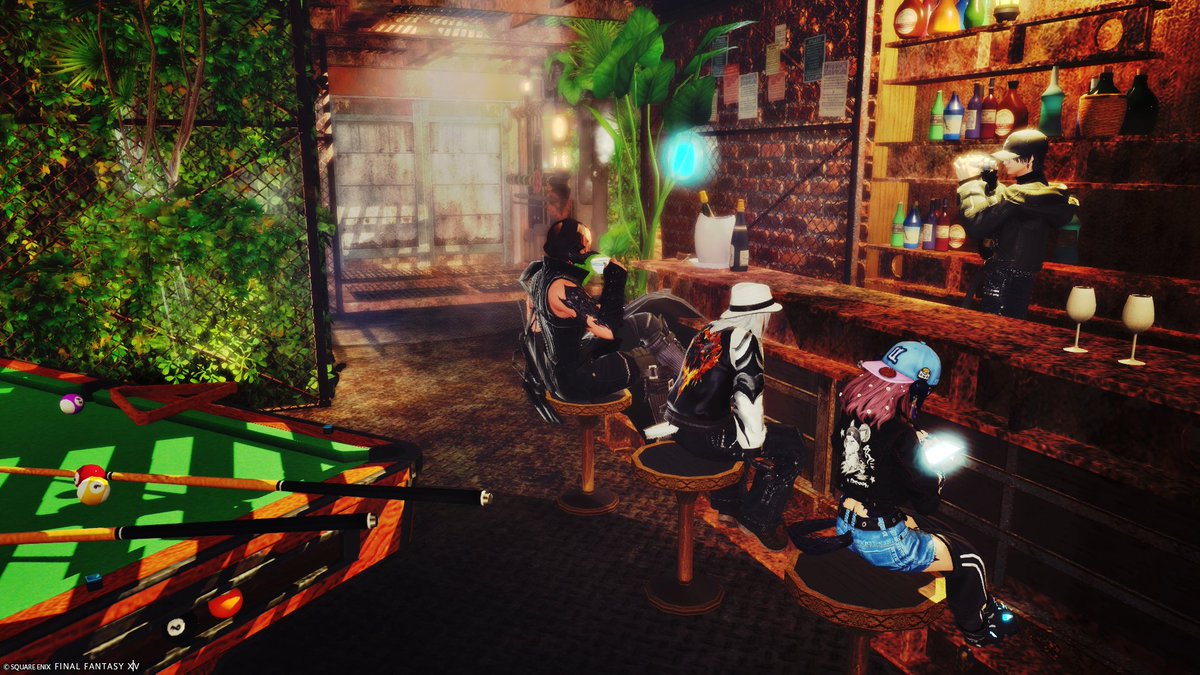 真夜中の珍しいメンツで酒場だらだら(*´ｪ`*)🍺