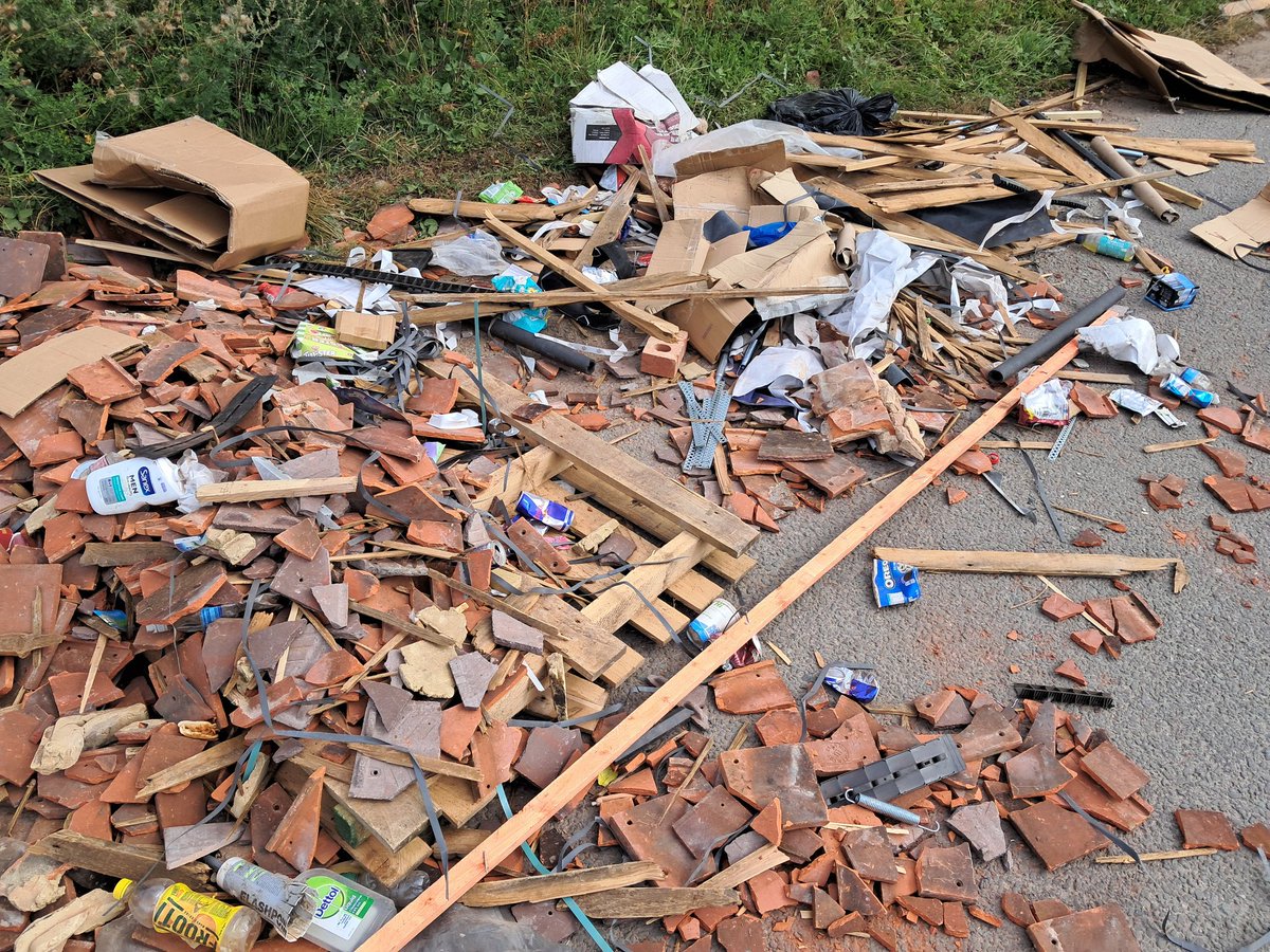 Bucks FlyTipping & Littering tweet media