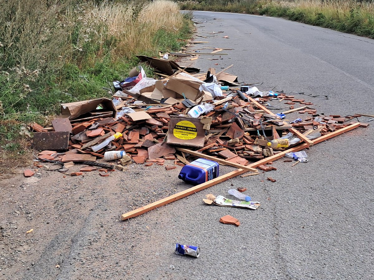 Bucks FlyTipping & Littering tweet media
