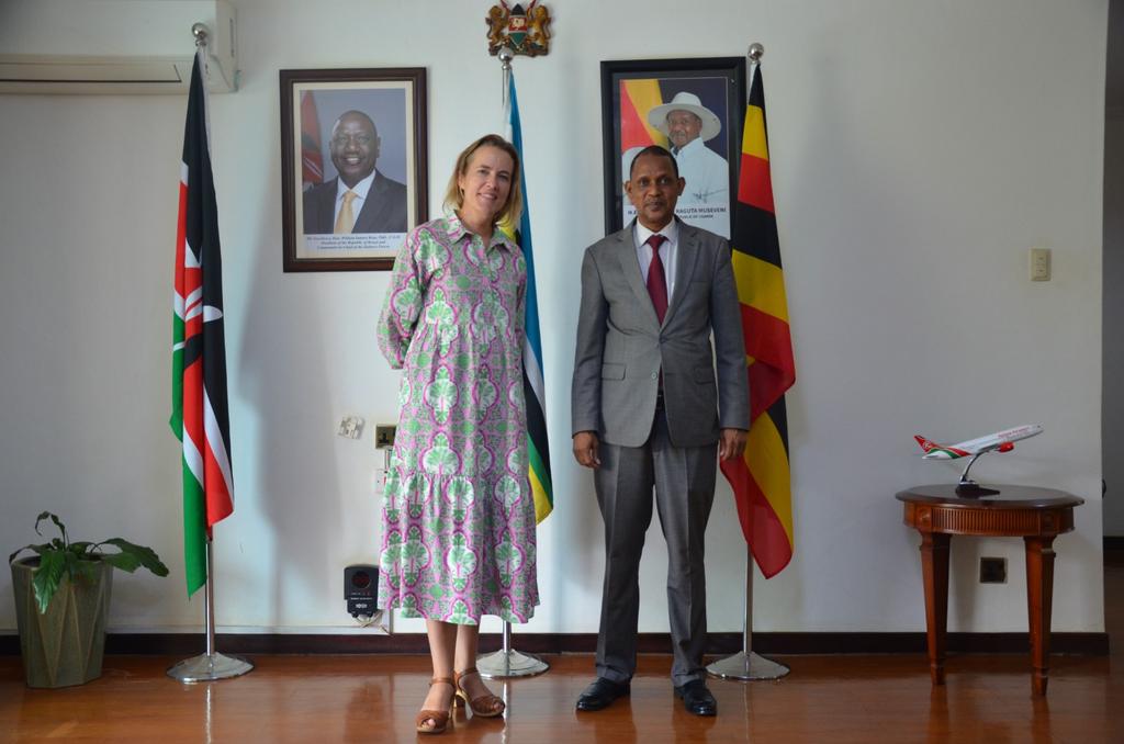 SuleimanRoba's tweet image. It was great pleasure to welcome Ms. Lotta Segerstrom Tejpar, Head of Political, Economic and Commercial Affairs, Embassy of Sweden in Kampala for a courtesy call at Kenya High Commission in Kampala. 

I wish to commend the long-standing and robust bilateral relations between our…