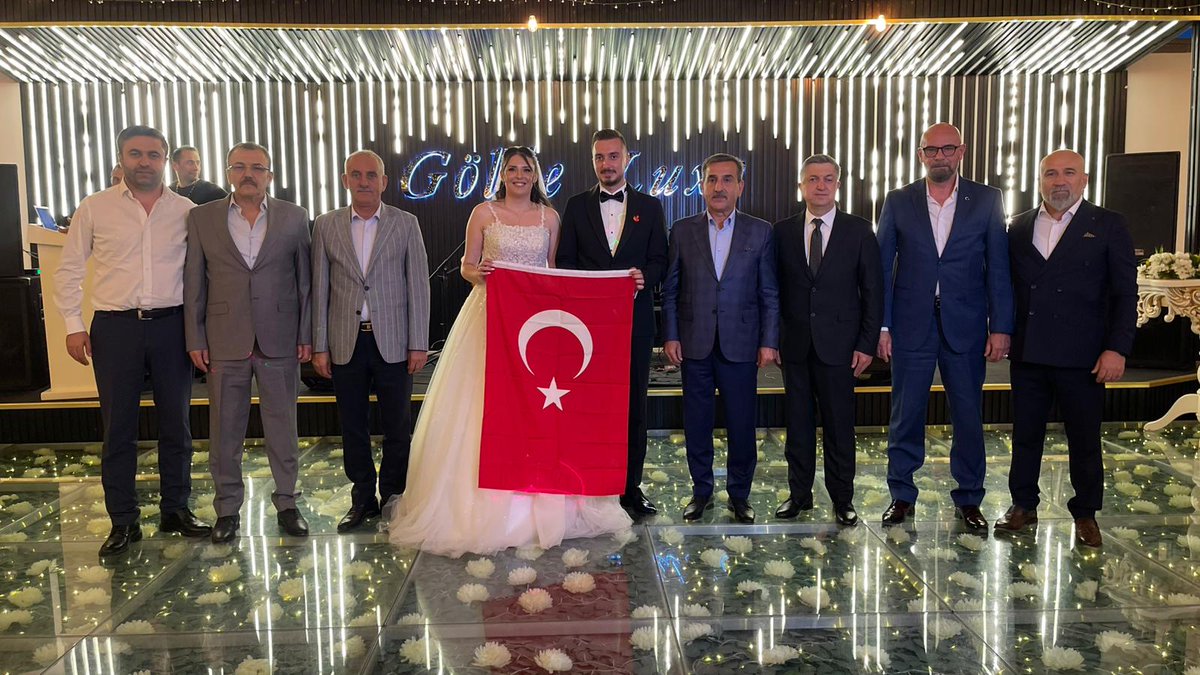 Ankara Üniversite Şube Başkan Yardımcımız Ömer Aydoğdu'nun oğlu Tolunay ile Selsu'nun en mutlu günlerine şahitlik ettik.
Genç çiftimize bir ömür boyu mutluluklar diliyor, Aydoğdu ailesine hayırlı olsun diyorum.