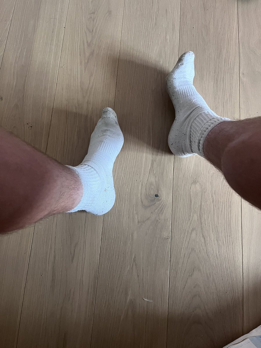 MAST3RG30RG3's tweet photo. Who’s coming to peel off my sweaty gym socks? https://t.co/U4vu78Q2j5