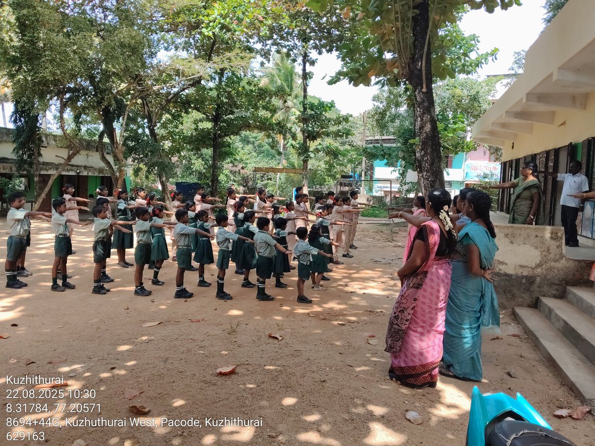 PMCC today event's conducted in Government Girls' Middle school, Kuzhithurai.
#SwachhSurvekshan2024 #PeopleMovementForCleanCities #GarbageFreeCities     <a href="/CMOTamilnadu/">CMOTamilNadu</a> <a href="/Chief_Secy_TN/">Chief Secretary, Govt. of Tamil Nadu</a>  <a href="/SwachhBharatGov/">Swachh Bharat Urban</a>  <a href="/Secretary_MoHUA/">Srinivas Katikithala</a>  <a href="/RoopaMishra77/">Roopa Mishra</a>  <a href="/tnmaws/">TN_MAWS</a> @MawsTamilnadu <a href="/SbmRdmaNellai/">PIU SBM 2.0 Tirunelveli Region</a>