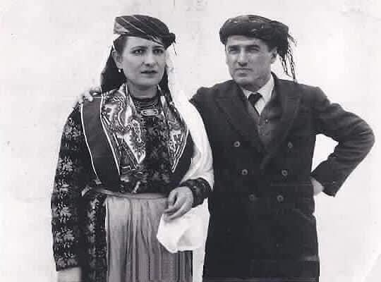 Senin tarihin, ardı arkası kesilmeyen kahramanlık menkibelerinin tarihidir. Çünkü sen, kırk asırdan beri namuslu ve azade bir varlık için savaşan ve bu gün dahi o savaştan yılmamış olan o milletin çocuğusun.

Dr. Nuri Dersimi