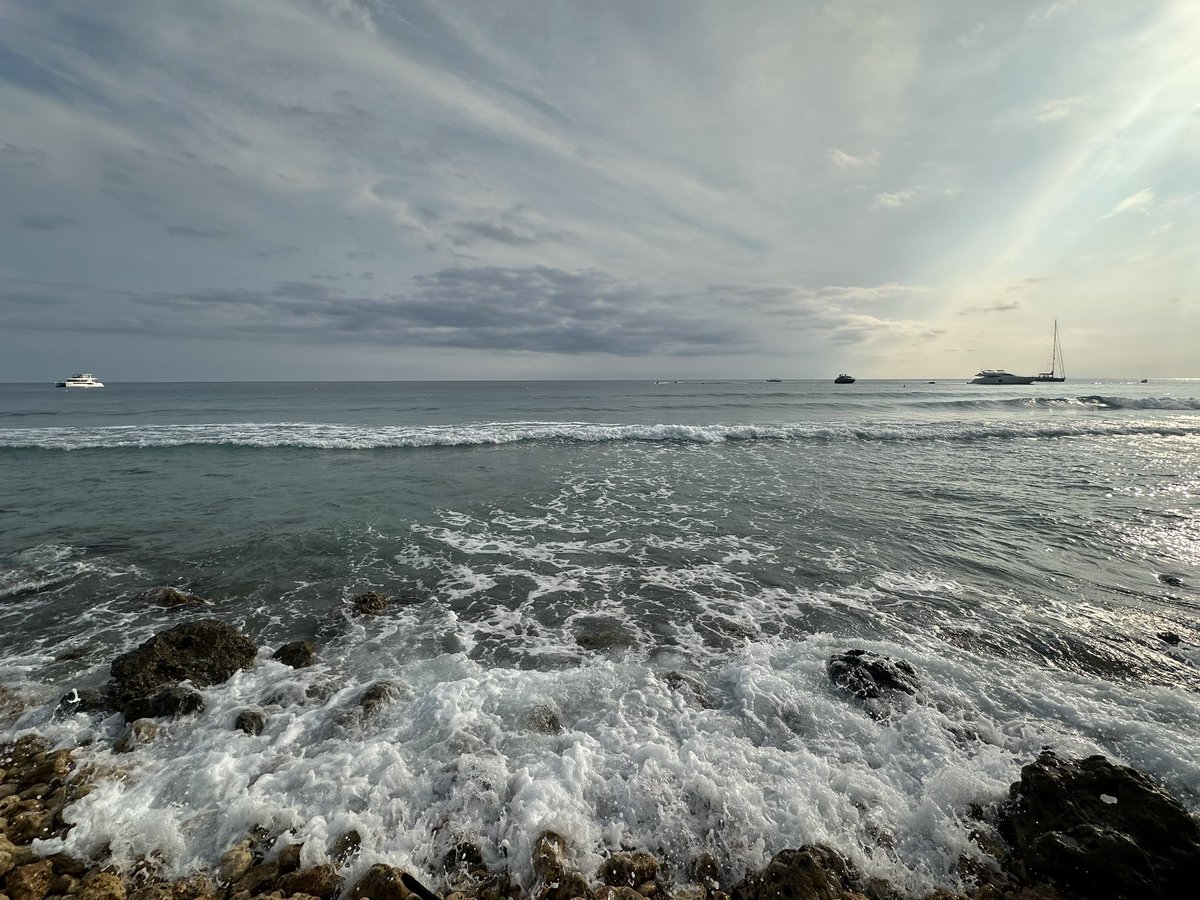 Platja de Binigaus avui capvespre.