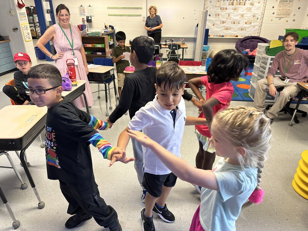 Mrs. Blau tweet media