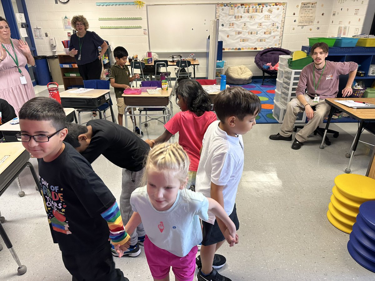 Mrs. Blau tweet media