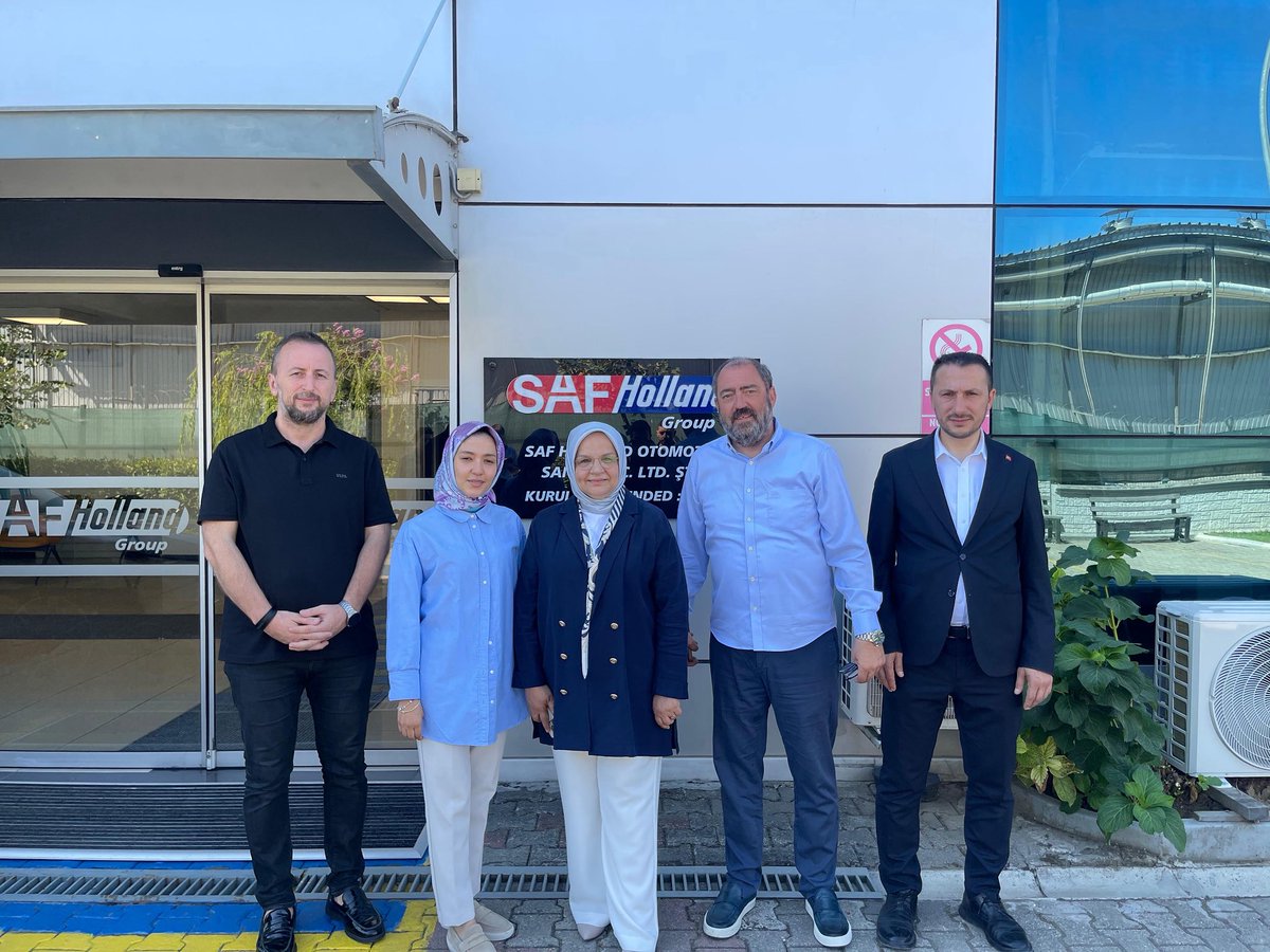 SengulogluHasan's tweet photo. MKYK Üyemiz, Milletvekilimiz Sayın Ayşe Keşir ile birlikte #SafHolland fabrikasını ziyaret ettik. 🚛⚙️

Bölge istihdamına katkı sağlayan, üretim gücümüzü artıran bu değerli tesisimizde çalışan kardeşlerimizin gayretlerini görmekten büyük mutluluk duyduk. 💪🇹🇷 https://t.co/s5ZQr5YOwq
