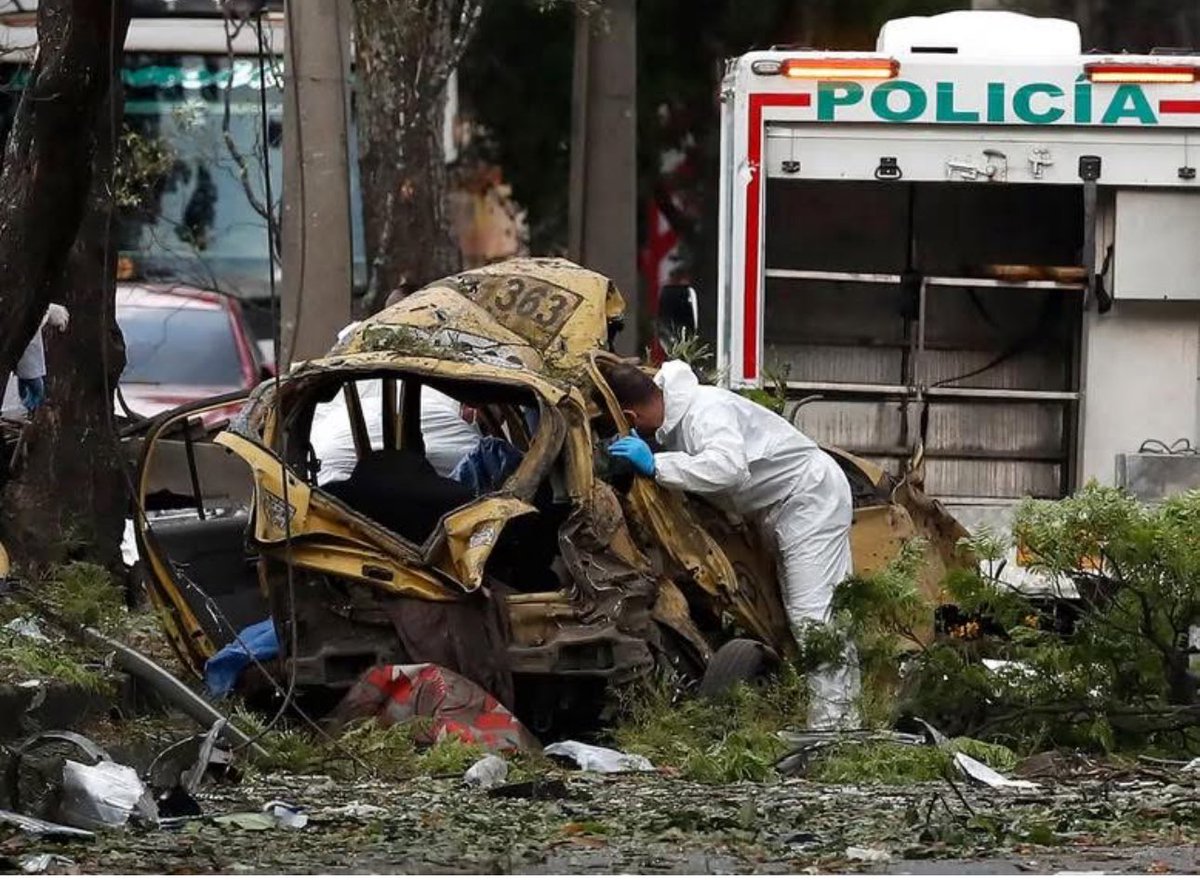 NACIÓN EN LUTO POR LA OLA DE ATENTADOS ATRIBUIDOS A DISIDENCIAS DE FARC, LOS ATAQUES DEJAN 18 MUERTOS EN CALI Y ANTIOQUIA.

Una escalada de violencia sacude a Colombia tras una serie de atentados atribuidos a las disidencias de las FARC, que en menos de 24 horas han dejado un