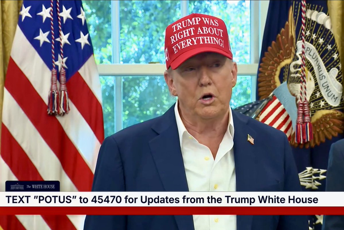 I would like to have Donald Trump's self-confidence.☺️
—————————-
Ich hätte gerne das Selbstbewusstsein von Donald Trump.☺️
—————-
#DonaldTrump #Trump #WhiteHouse #PresidentTrump #USA #America #AmericaFirst #Pressconference #weissehaus #Amerika