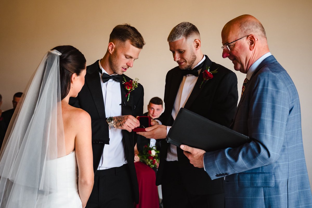 DanielForbes10's tweet photo. Best man duties. 

@CallumMilne https://t.co/S6URYAkyS3