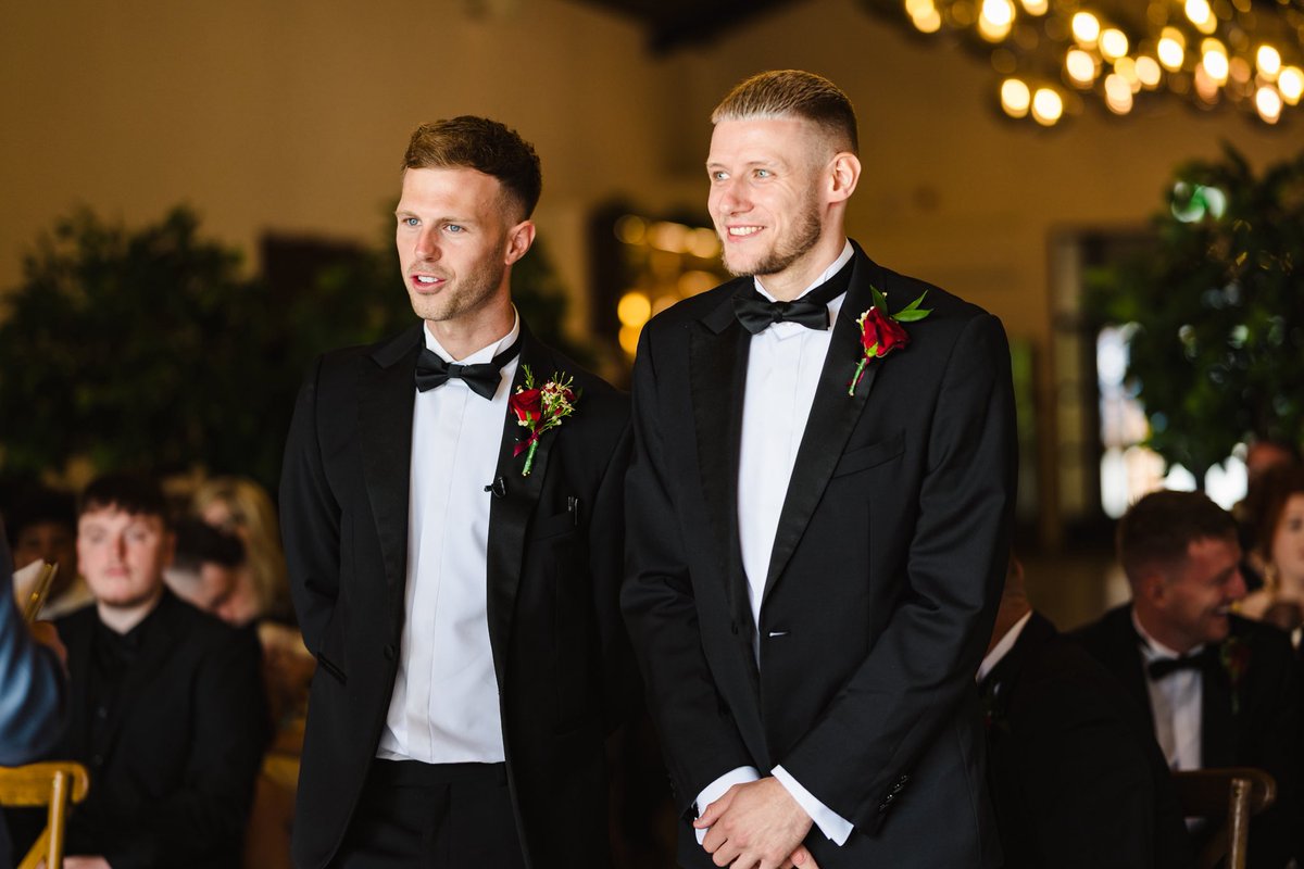 DanielForbes10's tweet photo. Best man duties. 

@CallumMilne https://t.co/S6URYAkyS3