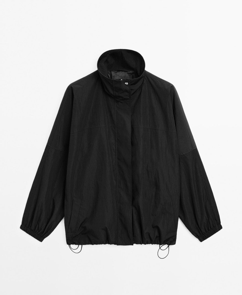 Я целый год боролась с собой и старалась не покупать черные вещи. Потому что можно с закрытыми глазами, открыв мой шкаф, собрать прикид Вендсдей Аддамс или униформу посетителя Бергхайна. И мне удавалось! но сегодня, глядя на прогноз погоды, я почувствовала что-то нехорошее и: