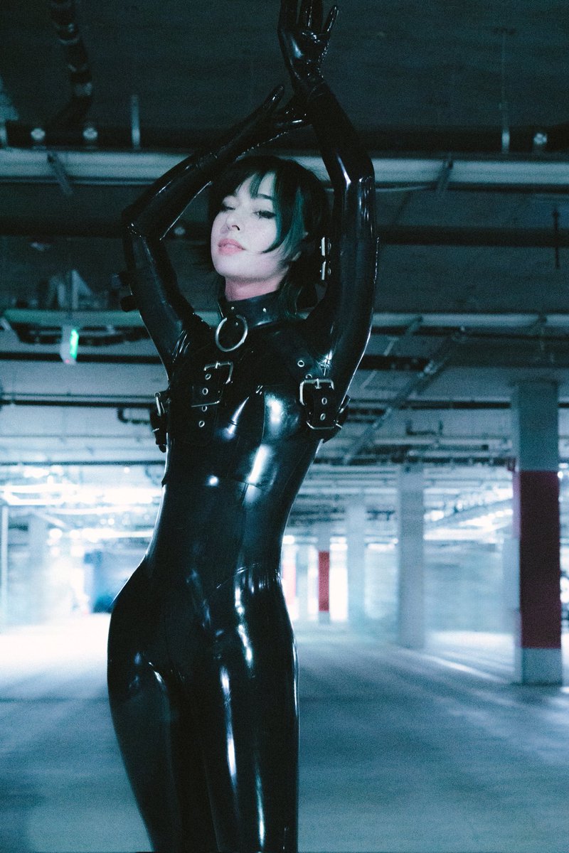 latex dreams 🖤