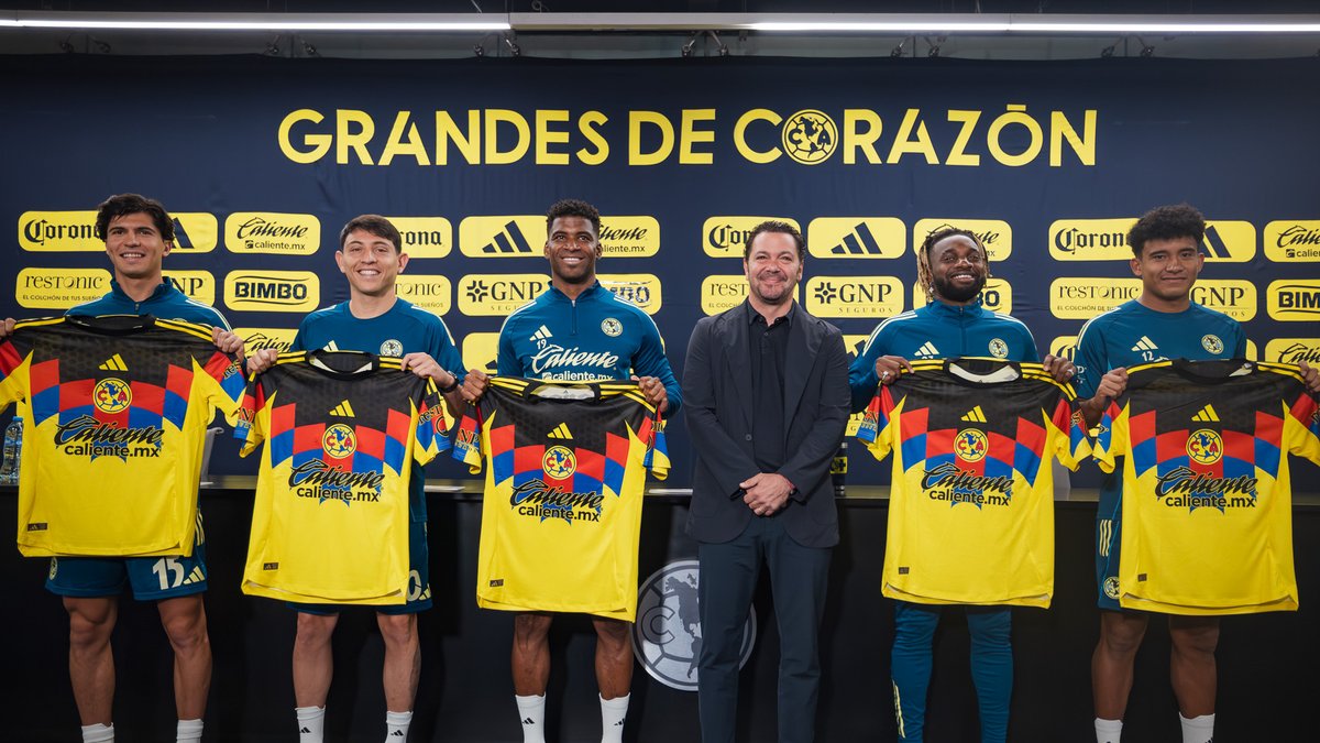 ClubAmerica's tweet photo. El América nunca se detiene, seguimos fortaleciendo al plantel.

Bienvenidos, Águilas. ✨

#GrandesDeCorazón https://t.co/CfhqmD9x4B