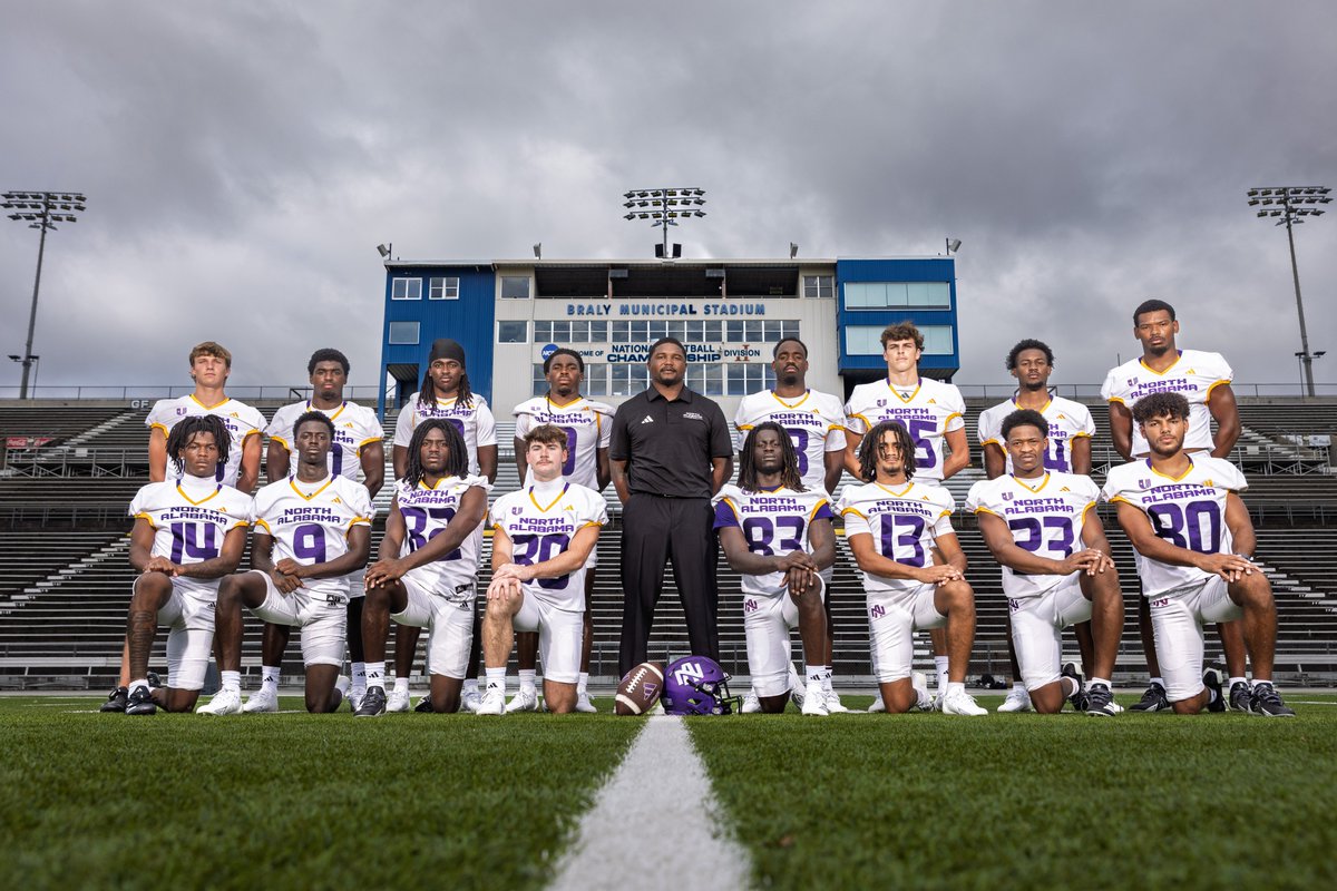 UNAFootball's tweet photo. The WRs https://t.co/wPR2lxZXiE
