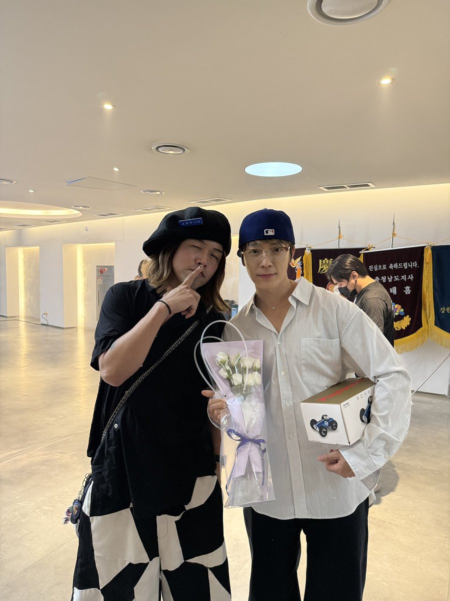 maps_ryu's tweet photo. 슈퍼주니어 20주년 너무 축하! Bro 🔥 https://t.co/lQ9DJEpO77