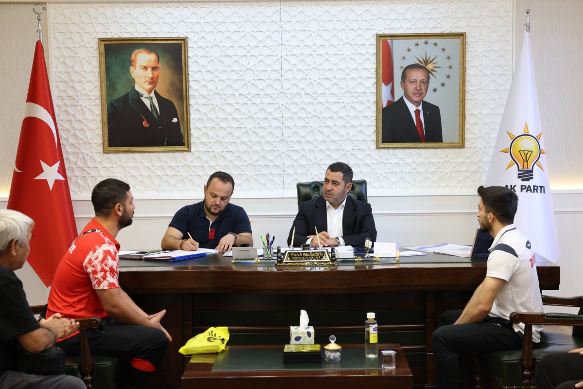 AK Parti’den “Açık Kapı Hasbihal” programı 
gercekhaber27.com/ak-partiden-ac… 

#gaziantep <a href="/AKPartiG_Antep/">AK Parti Gaziantep</a> <a href="/fmfedaioglu/">Fatih Muhaddis FEDAİOĞLU</a> <a href="/abdulhamitgul/">Abdulhamit Gül</a> <a href="/EyupOzkececi/">Mehmet Eyup Özkeçeci</a> <a href="/AliSahin501/">Ali ŞAHİN</a> <a href="/deryabakbak27/">Doç. Dr. DERYA BAKBAK 🇹🇷</a> <a href="/mesutbozatli/">Av.Mesut Bozatlı 🇹🇷</a> <a href="/irfancelikaslan/">İrfan Çelikaslan</a> <a href="/BBozgeyik_27/">Bünyamin Bozgeyik</a> <a href="/TutakHasan27/">tutakhasan</a> <a href="/caglayanyavuz/">yavuz caglayan</a>