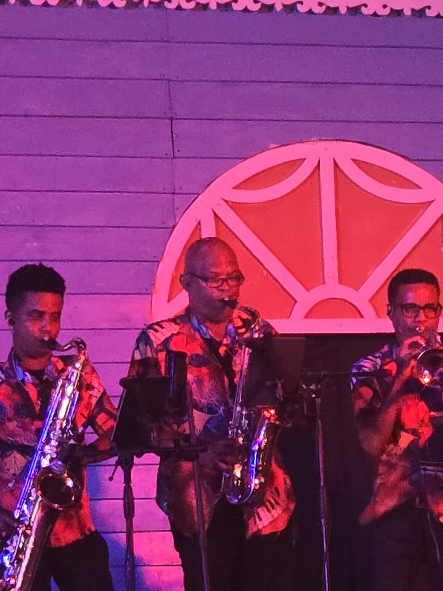 jasonlight137's tweet photo. When you have @SamuelLJackson on lead saxophone in the Dominican 🇩🇴  some muthafucker gonna get it https://t.co/fN2RAnVqL7