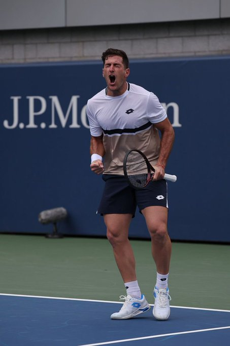 FEDE GÓMEZ, AL CUADRO PRINCIPAL DEL US OPEN 

El argentino levantó un 6-7 y 0-4 abajo, salvó un match point y terminó venciendo al francés Hugo Grenier por (5) 6-7, 7-6 (5) y 6-2.

👉 Será su primer cuadro principal en Nueva York, logrando una clasificación inolvidable.