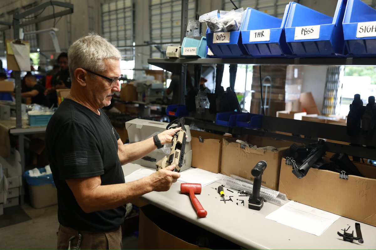 CAAGearUp's tweet photo. This is what made in America looks like. 🇺🇸
We don’t outsource quality. We build it.

#MadeInTheUSA #CAA #AmericanMade #MCK #firearm #selfdefense #edc #CAAUSA https://t.co/IMCBMisMOi