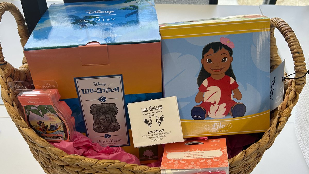 CCComm_Nevada's tweet image. 🎉 Win Big at the #FallonCantaloupeFestival &amp;amp; #CountryFair! 🎉

Stop by the #CCCommunications booth in Sponsor Row (behind the Pavilion) on Saturday &amp;amp; Sunday for your chance to enter our exciting raffle! 

*Some of Sunday raffle prizes pictured. #WinWithCC