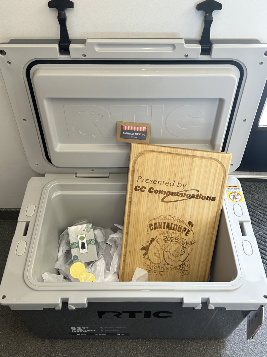 CCComm_Nevada's tweet image. 🎉 Win Big at the #FallonCantaloupeFestival &amp;amp; #CountryFair! 🎉

Stop by the #CCCommunications booth in Sponsor Row (behind the Pavilion) on Saturday &amp;amp; Sunday for your chance to enter our exciting raffle! 

*Some of Sunday raffle prizes pictured. #WinWithCC
