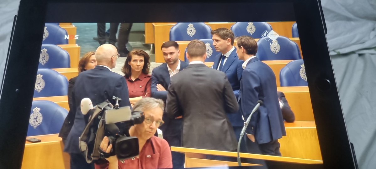 Pablo Meegdes π³π± πͺπΊ (@contrapunt) on Twitter photo Debat op vrijdagavond. Popcorn erbij. Erg benieuwd wat er nu gaat gebeuren. Waarom zijn jullie niet live @nos <a href="/noorlanderarjan/">Arjan Noorlander</a> ? Debat op vrijdagavond. Popcorn erbij. Erg benieuwd wat er nu gaat gebeuren. Waarom zijn jullie niet live @nos <a href="/noorlanderarjan/">Arjan Noorlander</a> ?