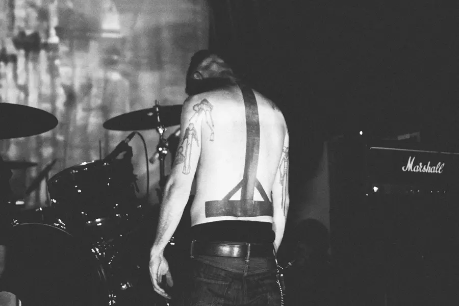 TonyLastres's tweet photo. Empieza el concierto de Amenra en el Canela Party:

Lo que verán los asistentes // lo que verá el cantante de Amenra: https://t.co/WYIeo114kY