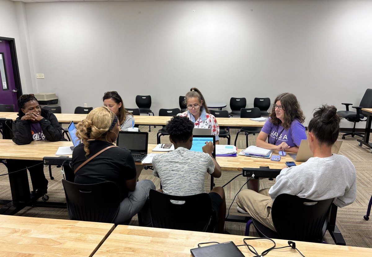 Mr. Michael Morris (@jasarockets) on Twitter photo 🙋❓ How does JASA help students transition to virtual learning?
💜 It takes a team—teachers, parents & students working together!
🚀 Yes, even in virtual school, in-person support is an option. <a href="/suptking/">Marlon D. King</a> <a href="/JMCSchools/">Jackson-Madison County Schools</a> <a href="/mbm_morris/">Michael Morris</a> <a href="/JASA_IC/">Carolyn Stephenson</a> 🙋❓ How does JASA help students transition to virtual learning?
💜 It takes a team—teachers, parents & students working together!
🚀 Yes, even in virtual school, in-person support is an option. <a href="/suptking/">Marlon D. King</a> <a href="/JMCSchools/">Jackson-Madison County Schools</a> <a href="/mbm_morris/">Michael Morris</a> <a href="/JASA_IC/">Carolyn Stephenson</a>