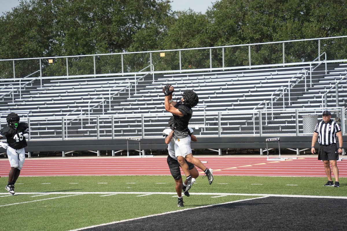 Scrimmage scenes 📸

#TooLiveU | #PupsUp