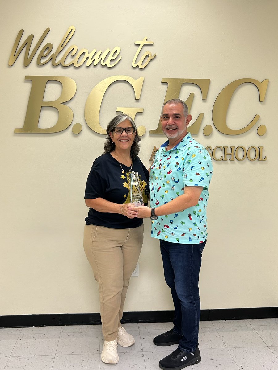 This week Mr. Millares passed the
 “Staying 🅰️mazing” award to our amazing PreK teacher, Ms. Castro! Let’s give a big shoutout to Ms. Castro, a truly amazing teacher making a difference every day. 🐾💙💛<a href="/MDCPS/">Miami-Dade Schools</a> <a href="/SuptDotres/">Jose L. Dotres, Ed.D.</a> <a href="/RobertoAlonsoFL/">RobertoJAlonso</a> #SHOWUPMDCPS #YourBestChoiceMDCPS