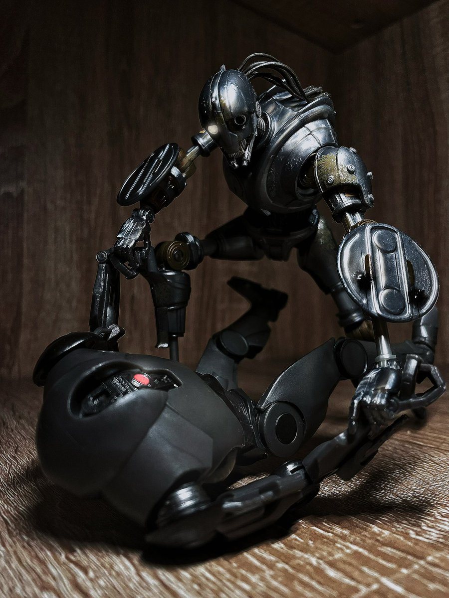 5017Set's tweet image. FIGHT…….

#theblackseries #starwars #hasbro