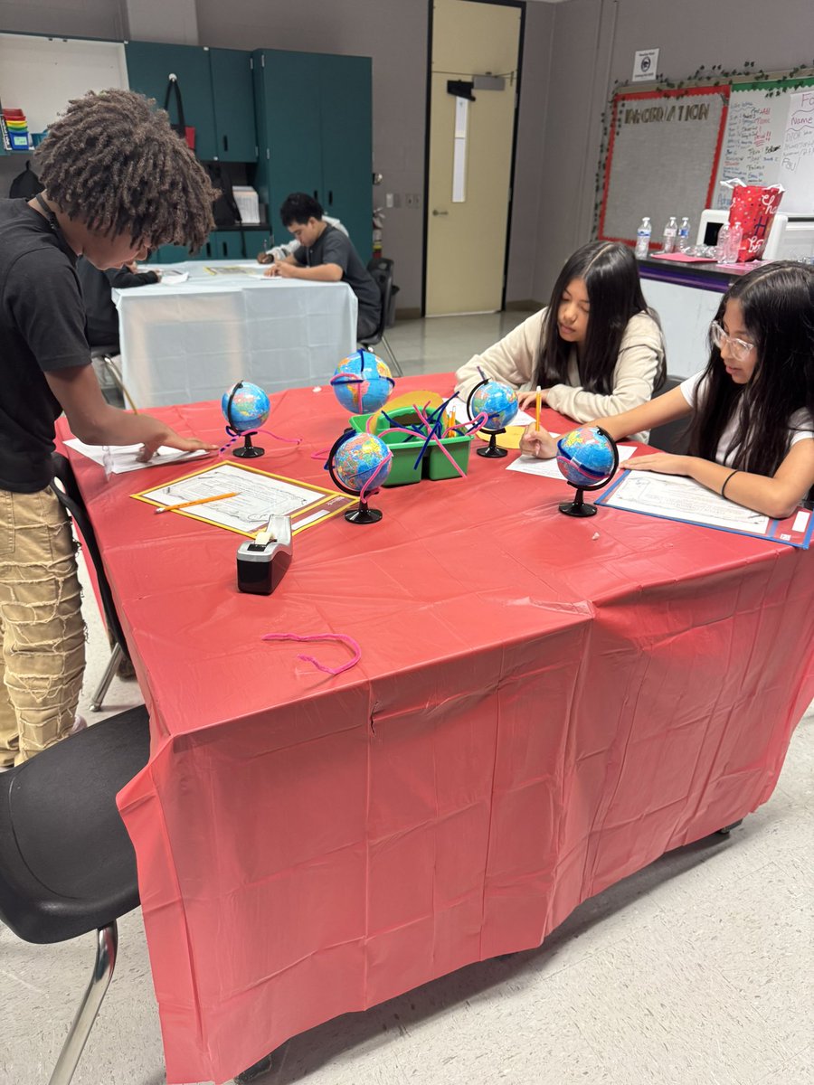 HumbleMSScience's tweet image. Easterlies, westerlies and jet streams, Oh My! @HumbleISD