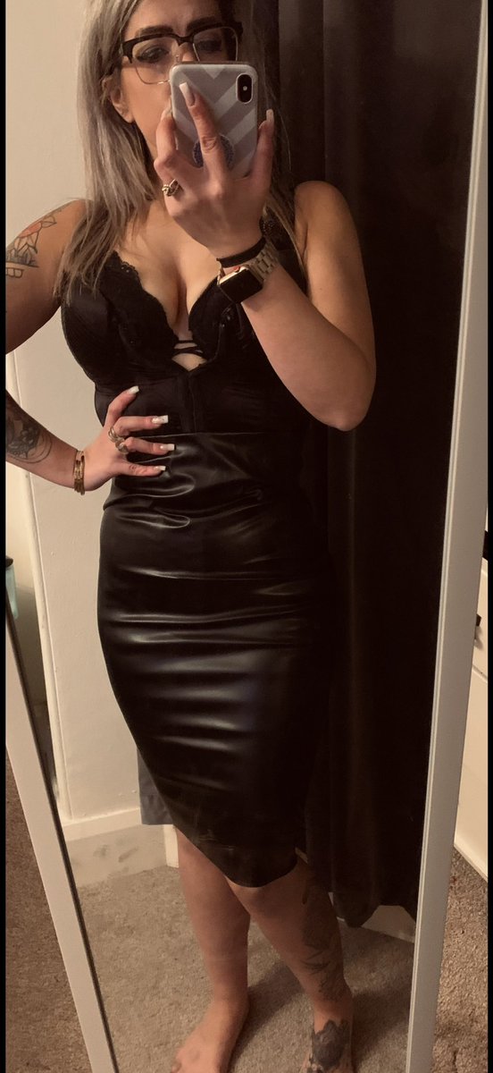 DaisyWildeFeet's tweet photo. #pvc #findom #dominate #fit #findomuk #feetfetısh #feet #inked #inkedfeet https://t.co/K0UkGzs50Y