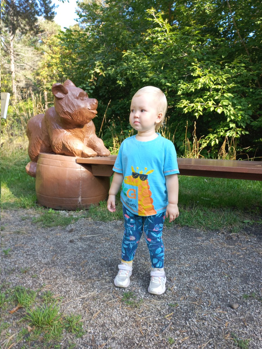 пошли в сад. ох..
стараемся после домашнего сончаса много гулять, наслаждаться семейным досугом и подпитывать неокрепший мозг приятными эмоциями. после года разлуки с папулей такая форма очень заходит (особенно мне ^^)