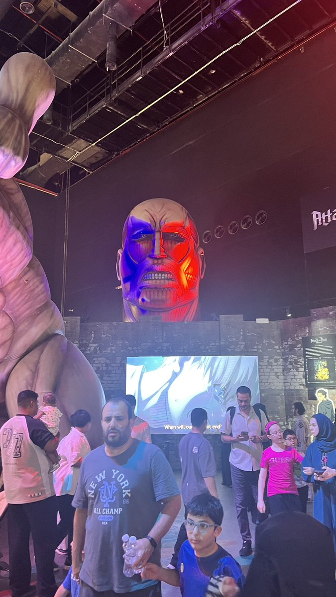 Brunehildr's tweet image. 今年のサウジのEWCの写真です。
サウジ、進撃の巨人大好きやで。
現地の方も日本ブースは本当に人多かった。