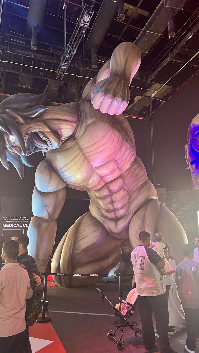 Brunehildr's tweet image. 今年のサウジのEWCの写真です。
サウジ、進撃の巨人大好きやで。
現地の方も日本ブースは本当に人多かった。