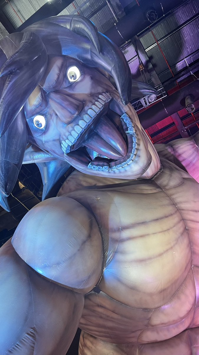 Brunehildr's tweet image. 今年のサウジのEWCの写真です。
サウジ、進撃の巨人大好きやで。
現地の方も日本ブースは本当に人多かった。