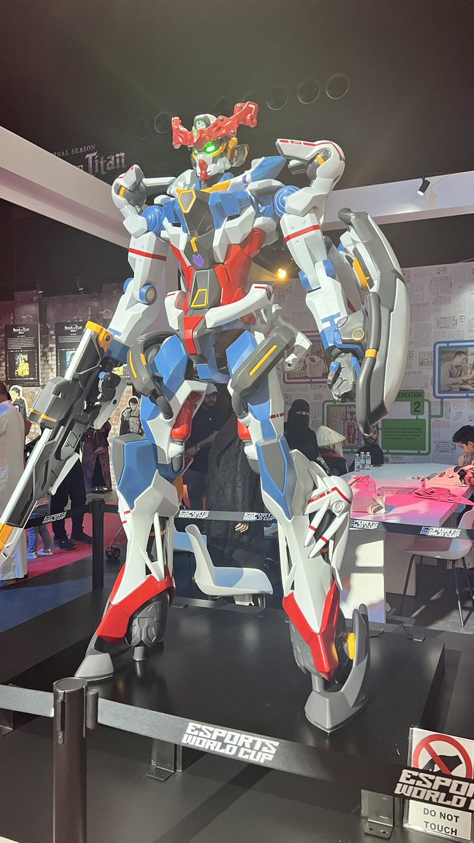 Brunehildr's tweet image. 今年のサウジのEWCの写真です。
サウジ、進撃の巨人大好きやで。
現地の方も日本ブースは本当に人多かった。