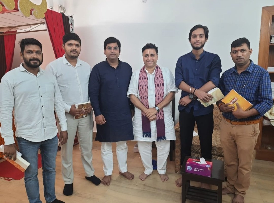 THEMPSINGH9494's tweet photo. दिल्ली भाजपा प्रदेश कार्यकारिणी सदस्य व रोहताश नगर विधानसभा प्रभारी बड़े भाई श्री अनुराग सिंह चंदेल जी को जन्मदिन की बहुत बहुत बधाई एवं शुभकामनाएं 💐 
महादेव सदैव आप पर कृपा बनाए रखें।
#BJPDelhi #happybirthday #जन्मदिन https://t.co/AIAxHoCPbZ