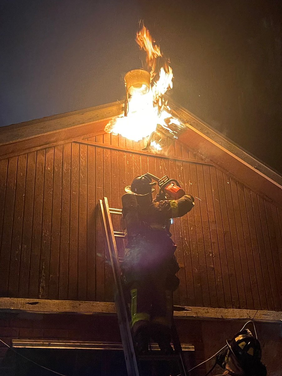 MiamiDadeFire's tweet image. On Thursday, August 21, 2025, at 8:19 p.m., Miami-Dade Fire Rescue (#MDFR) responded to a #FirstAlarm house fire near the 37200 block of SW 207 Avenue.

The fire started in a bedroom and spread into the attic, creating heavy fire conditions. Firefighters promptly initiated a fire
