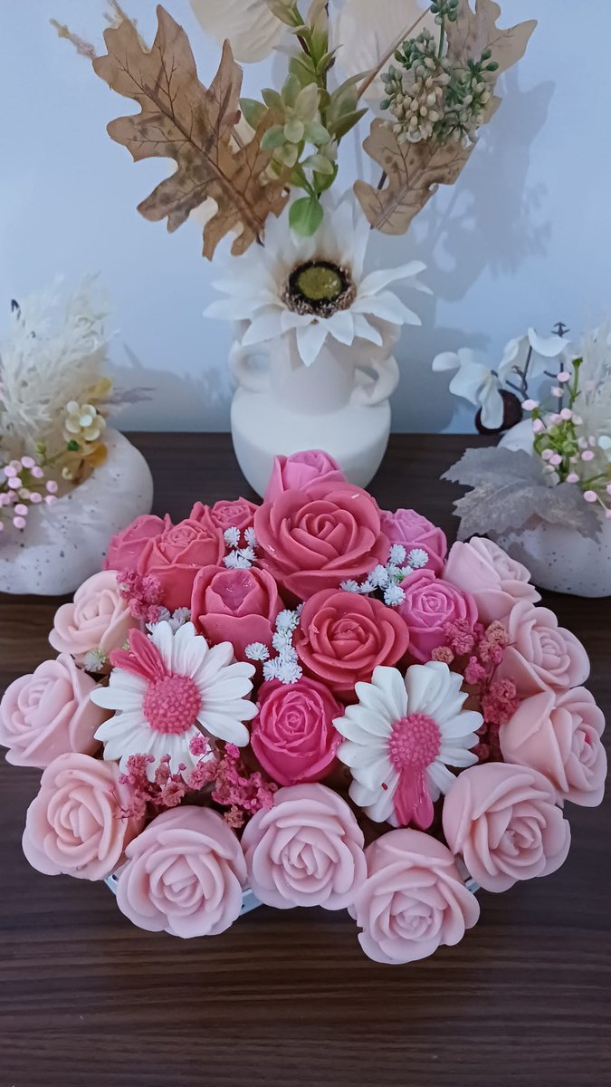 mumdan çiçek yapan kız :) tweet media