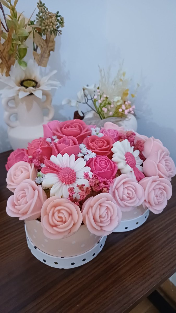 mumdan çiçek yapan kız :) tweet media