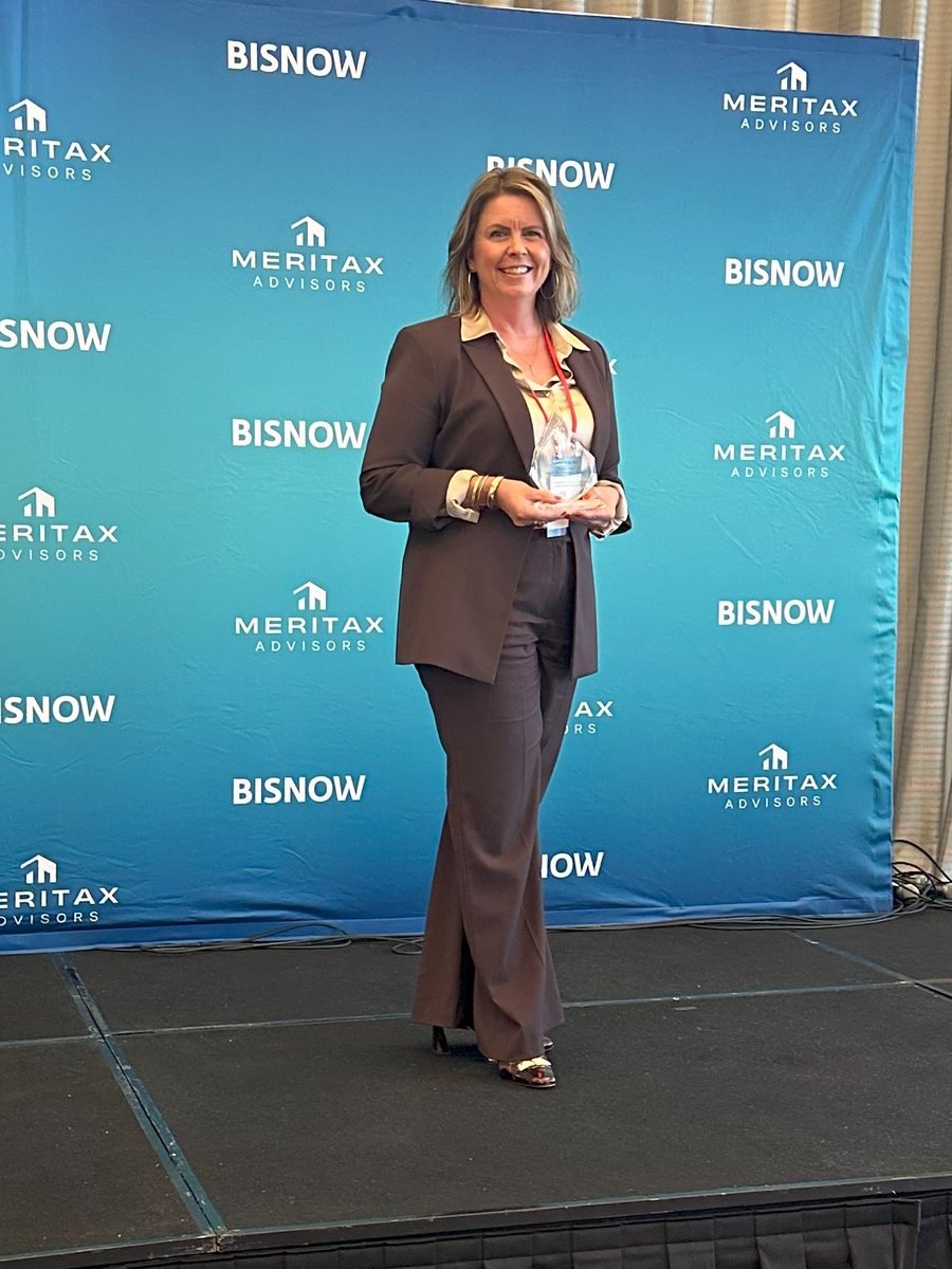 KDC_Development's tweet image. Congratulations to Debra Velez, honored as a 2025 @Bisnow Women Leading Real Estate Leader of the Year. She has led North Texas’s most impactful projects and spoke on the Designing, Building, Leading panel. Her leadership continues to shape the future of real estate.
