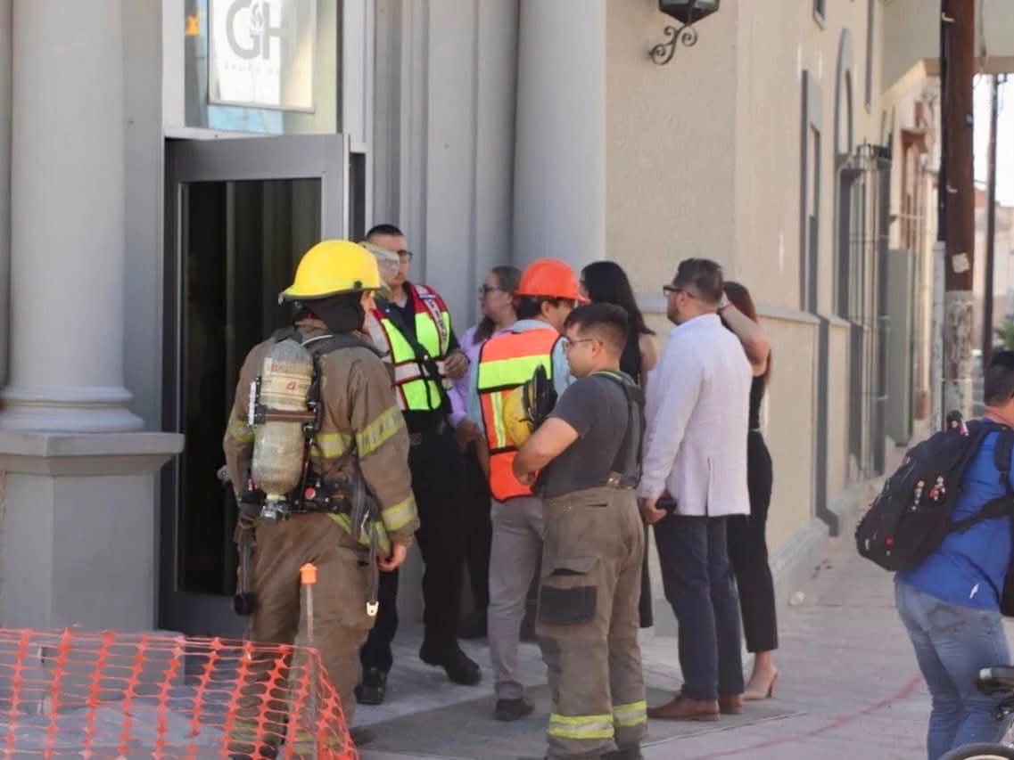 Conato de incendio en el imparcial, empleados se niegan a salir de la casa editorial en #hermosillo, alegan que hace más calor afuera 🌵🔥☀️