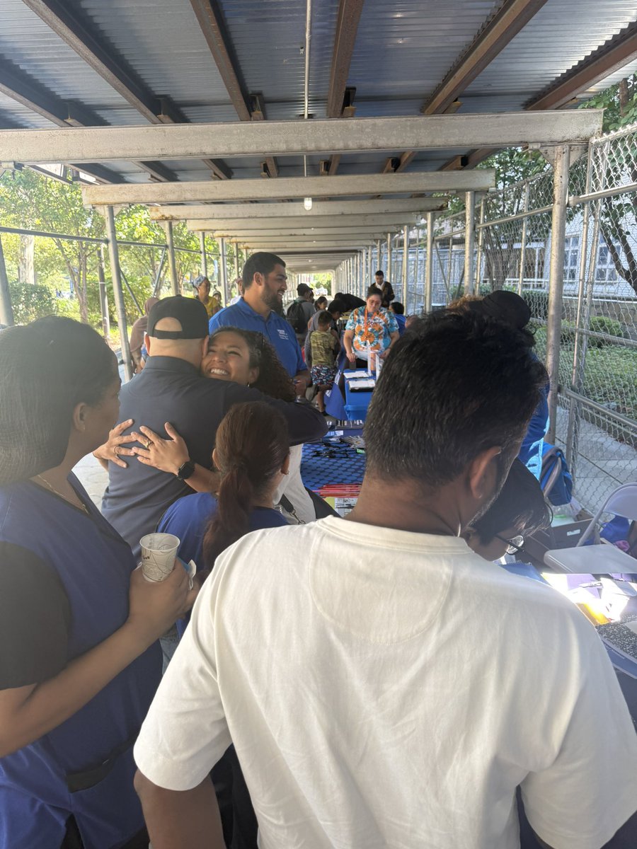 senfernandez34's tweet photo. Had a blast at today’s Jacobi back to school giveaway! We’ll be at The Castle Hill playground back to school event today at 4 PM.
Tomorrow, the #NatPack will be hosting a giveaway near YOU! See 🧵 below
Also, remember to keep an eye out for chalk art! https://t.co/hYaIoJJa0T